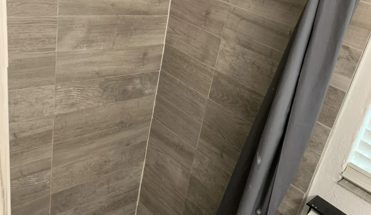 4711-W-Loughman-St10