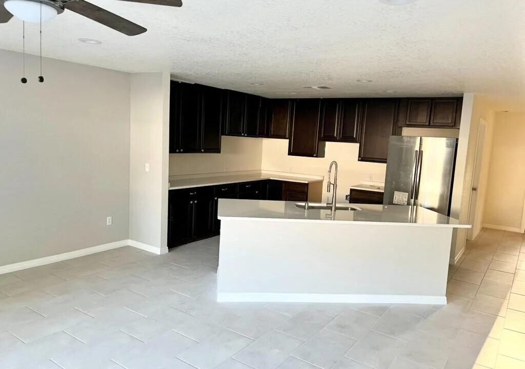 827-Florence-Ave13-1024x776