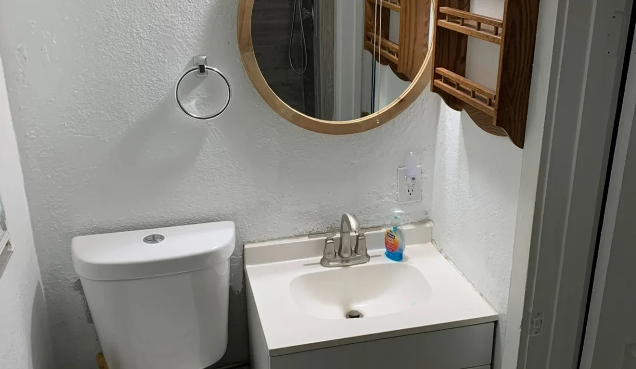 4711-W-Loughman-St13